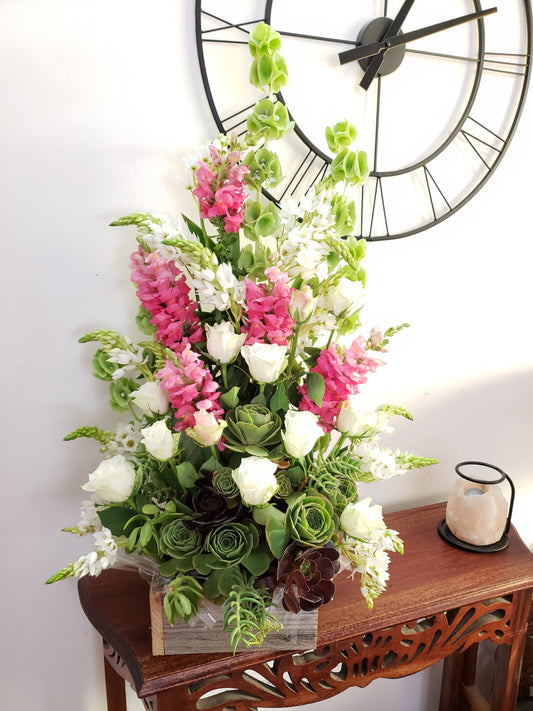 CAPTIVATING - Pictured is Premium size - Heidelberg Online Florist