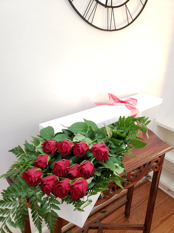 VALENTINES - BE MINE 12 Rose Gift Box