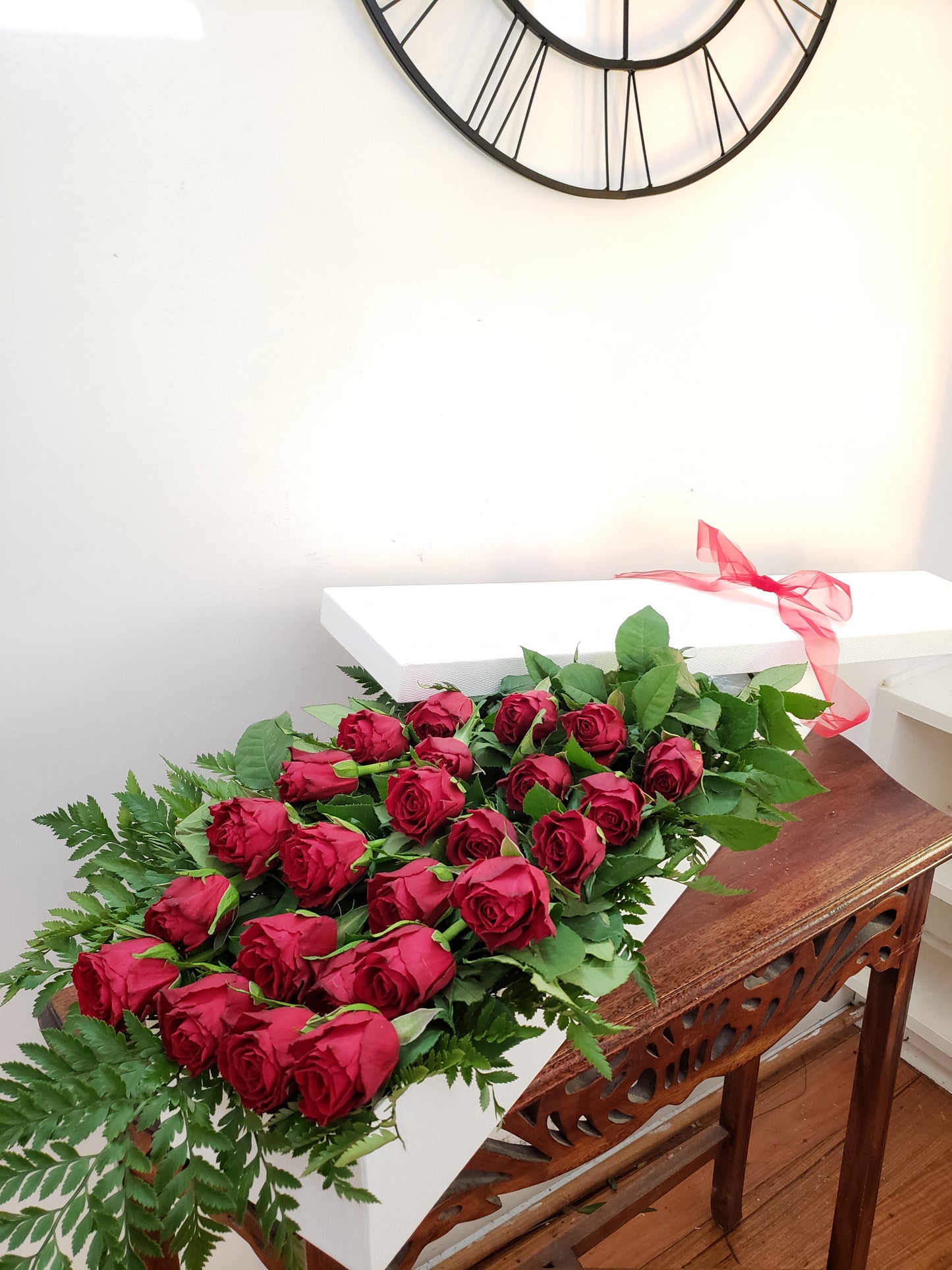 VALENTINES - UNFORGETTABLE 24 Rose Gift Box - Heidelberg Online Florist